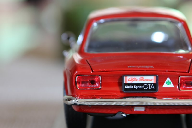 Illustration for article titled 1:18Â Alfa Romeo Sprint GTA Tuesday